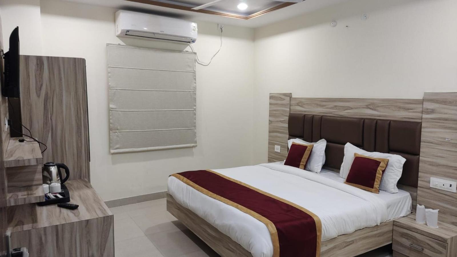 Hotel Shri Vasudev Dham 3*