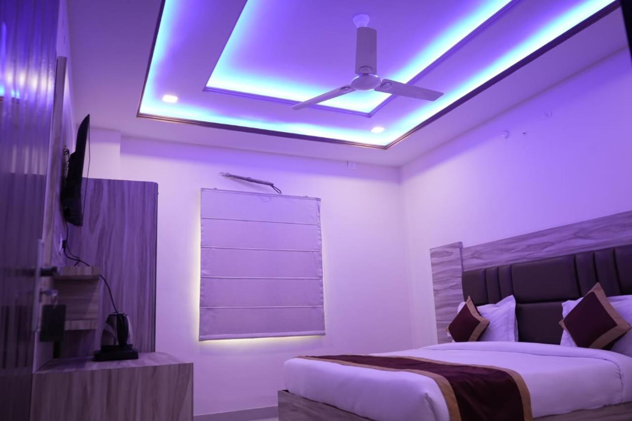 Shri Vasudev Dham Hotel Vrindavan